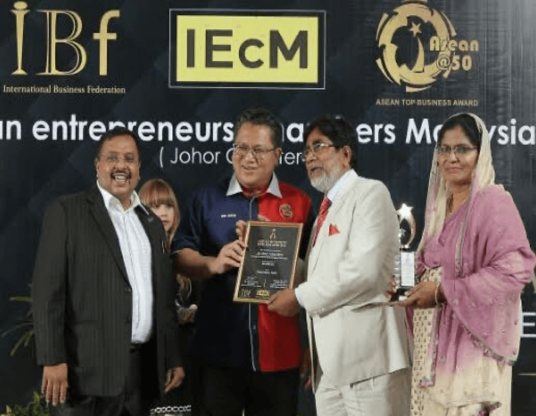 Award for ‘Excellence in Naturopathy’ by Honourable Nur Jazlan Mohamed, Deputy Home Minister of Malaysia (2018)
